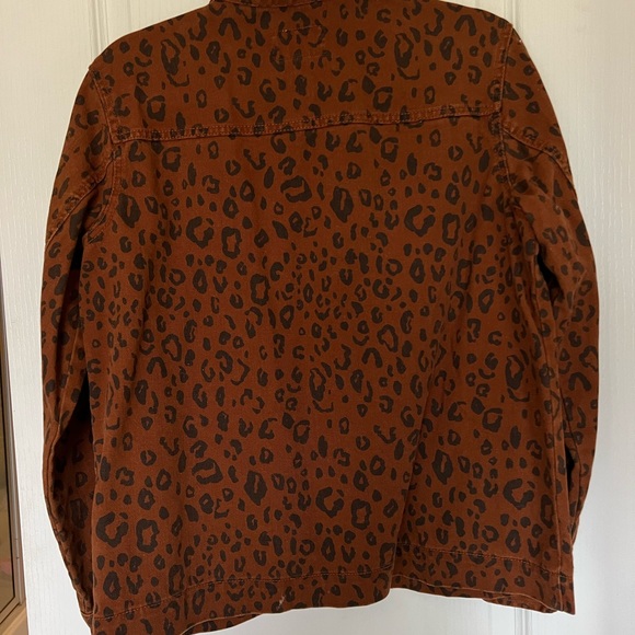 Universal Threads Leopard Print Chore Shacket size Small - Picture 3 of 4